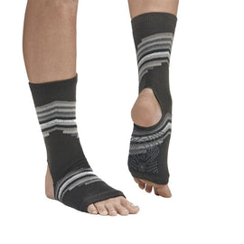 gaiam-63497-anti-slip-socks
